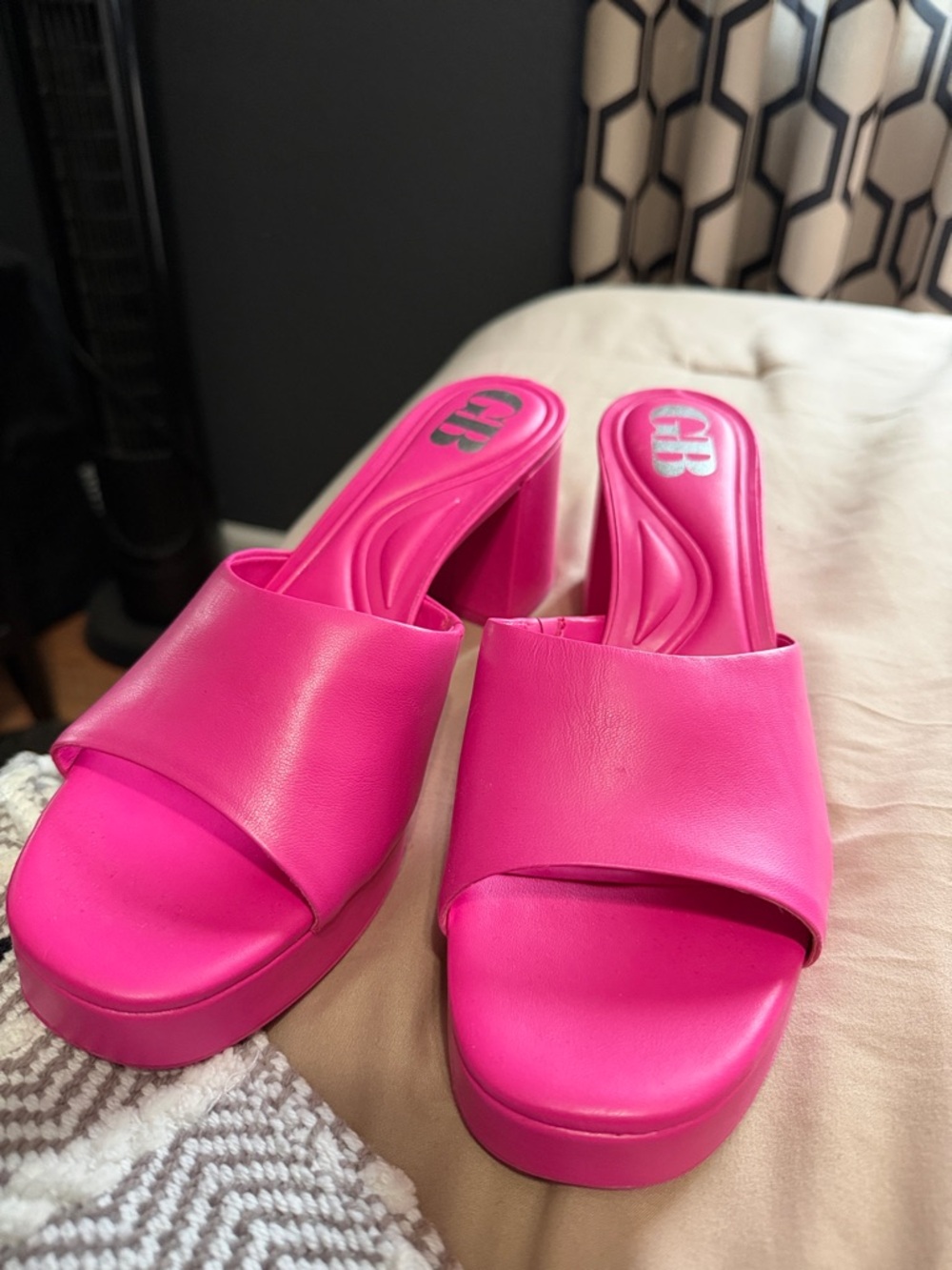 Gianni Bini Hot Pink Platform Slide Mules
